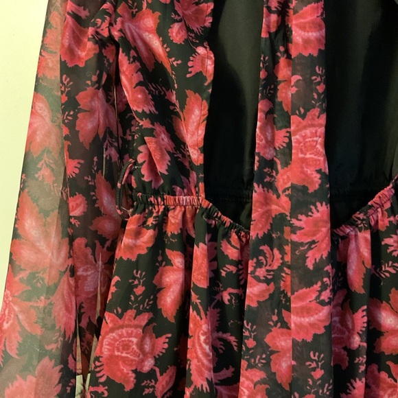 3. Floral High Neck Romper With Tie Back Backless Size Medium - Picture 8 of 9